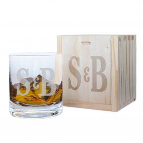Bicchiere da whisky con due iniziali incise