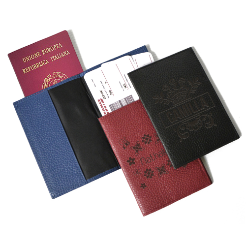 Custodia passaporto con nome inciso