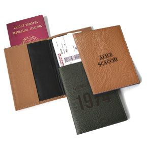 Portapassaporto in pelle personalizzato timbro