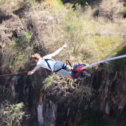 Saut à l'élastique Gaspar Camus chutes Victoria